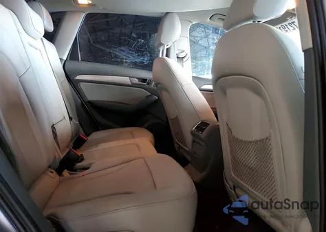 2015 Audi Q5 Premium Plus z USA, uszkodzony, nr VIN WA1LFAFP4FA054436